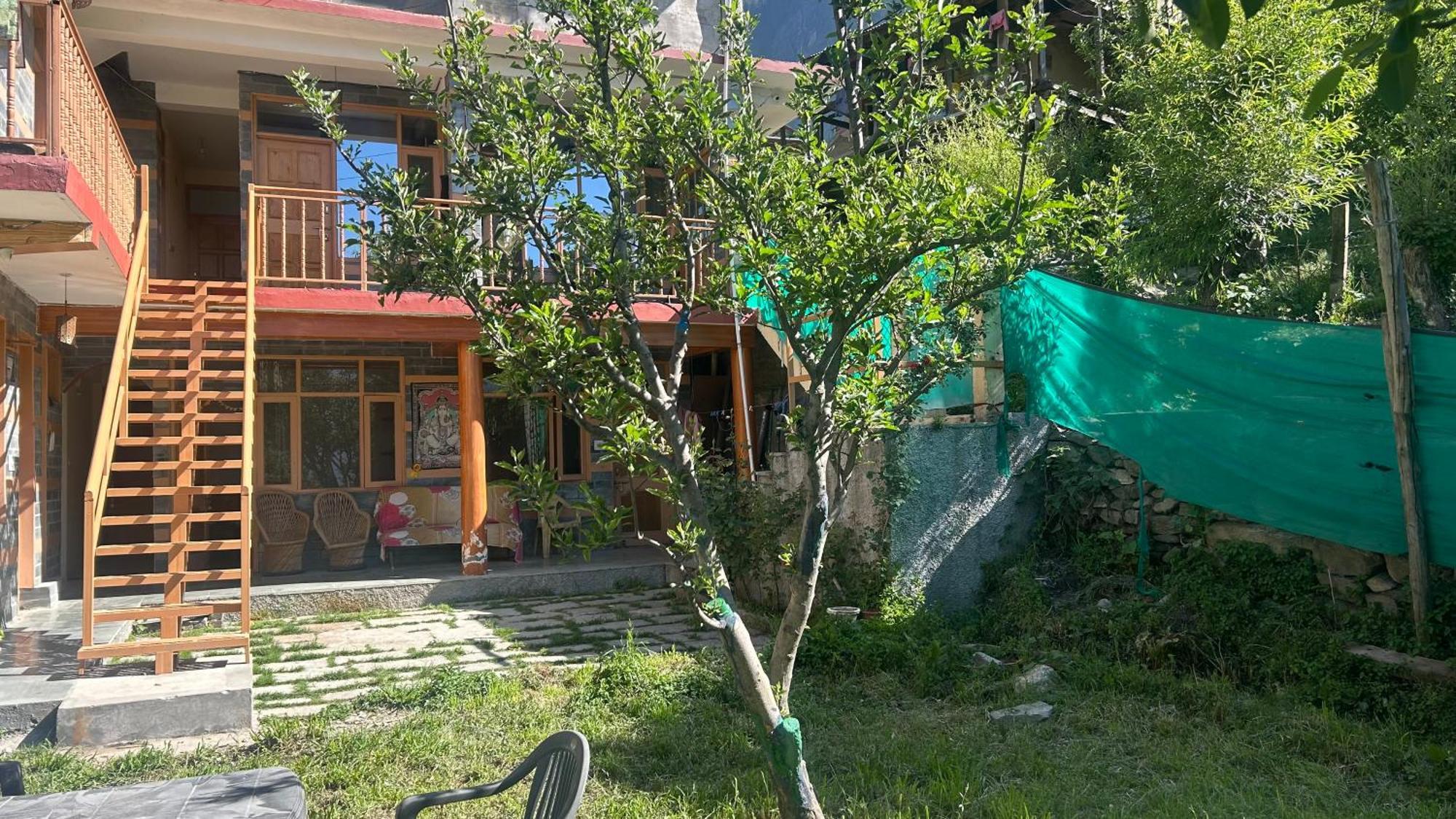 Sunface Homestay Manāli Buitenkant foto