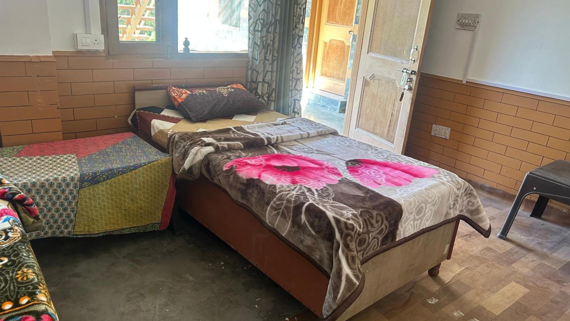 Sunface Homestay Manāli Buitenkant foto